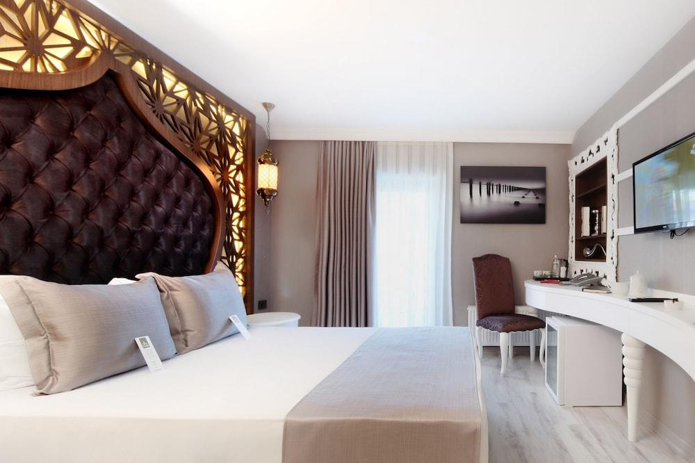 Hotel Demonti 4*