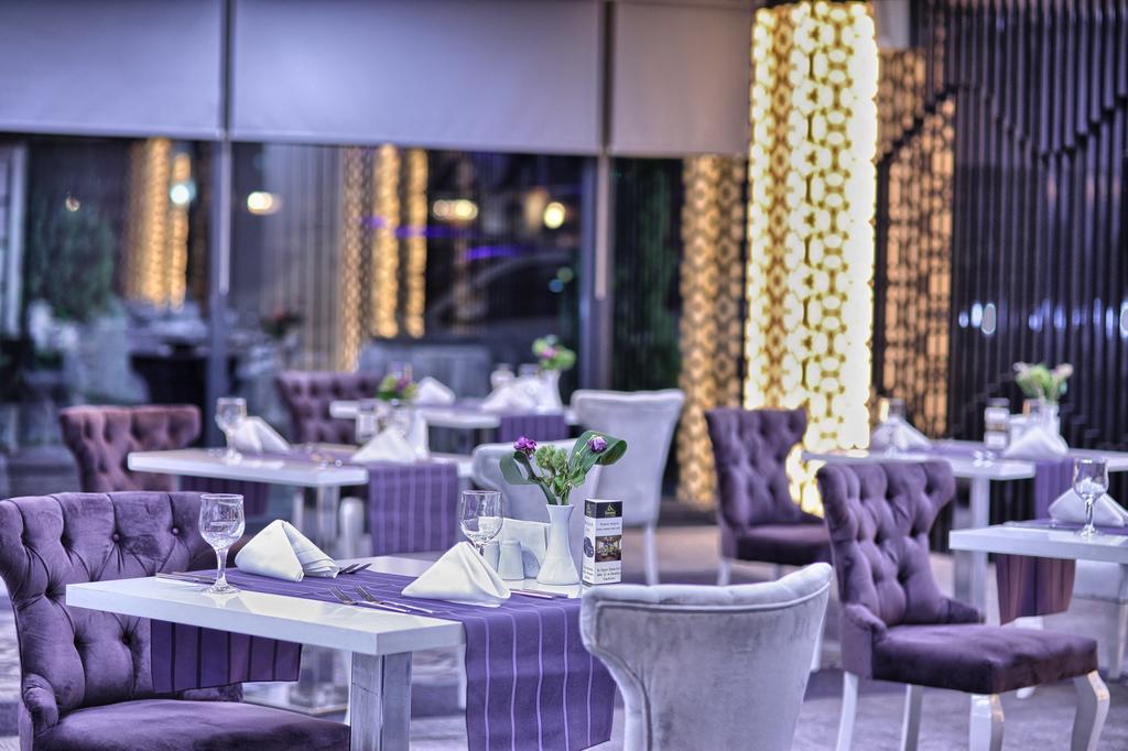 Demonti Hotel